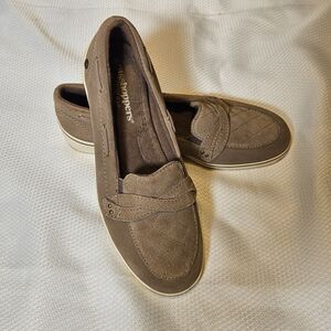 Grasshoppers Ortholite slip on olive green womens shoe 6.5